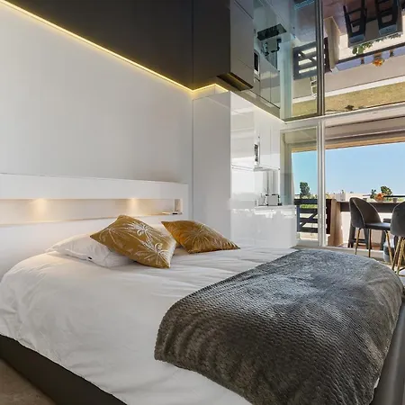 Cosmo Port Nature Coursives アグド