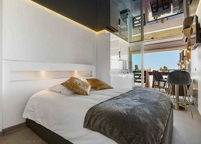 Cosmo Port Nature Coursives Agde