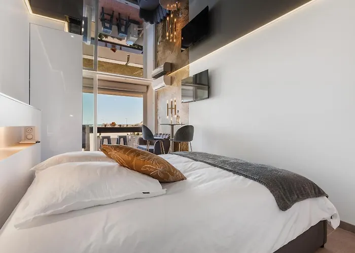 Cosmo Port Nature Coursives Apartamento *